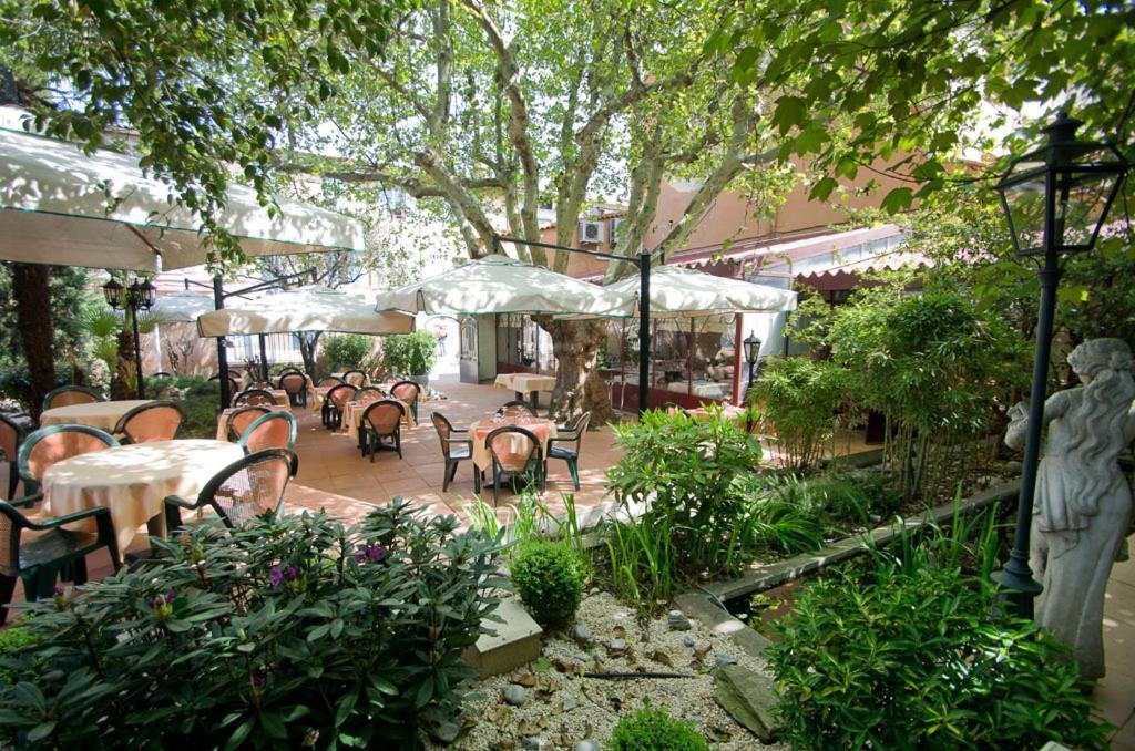 Hotel De France - Hotel De Charme En Provence Saint-Maximin-la-Sainte-Baume Ngoại thất bức ảnh