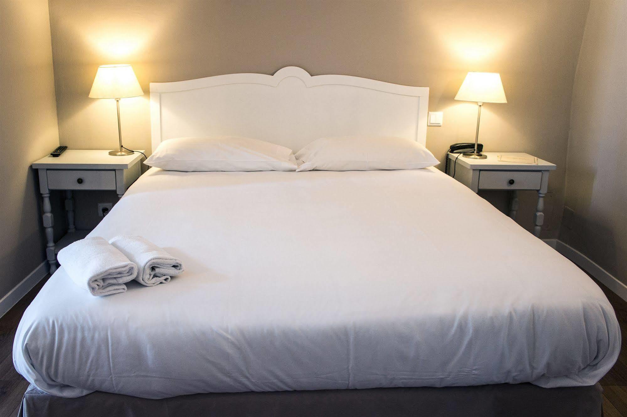 Hotel De France - Hotel De Charme En Provence Saint-Maximin-la-Sainte-Baume Ngoại thất bức ảnh